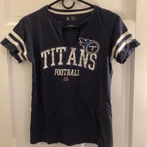 Tennessee Titans women’s fitted tee (S)